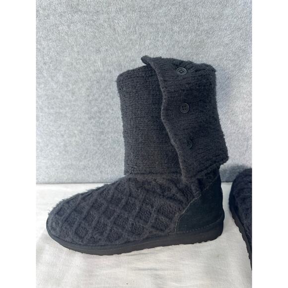 UGG woman’s sz 9 Black Tall Cable Knit 3 Button Pull on Boots Shearling Insoles - Picture 12 of 12